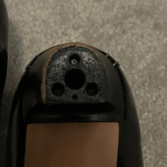 Coach Black Patent Leather heeled with gold buckle - Picture 9 of 10